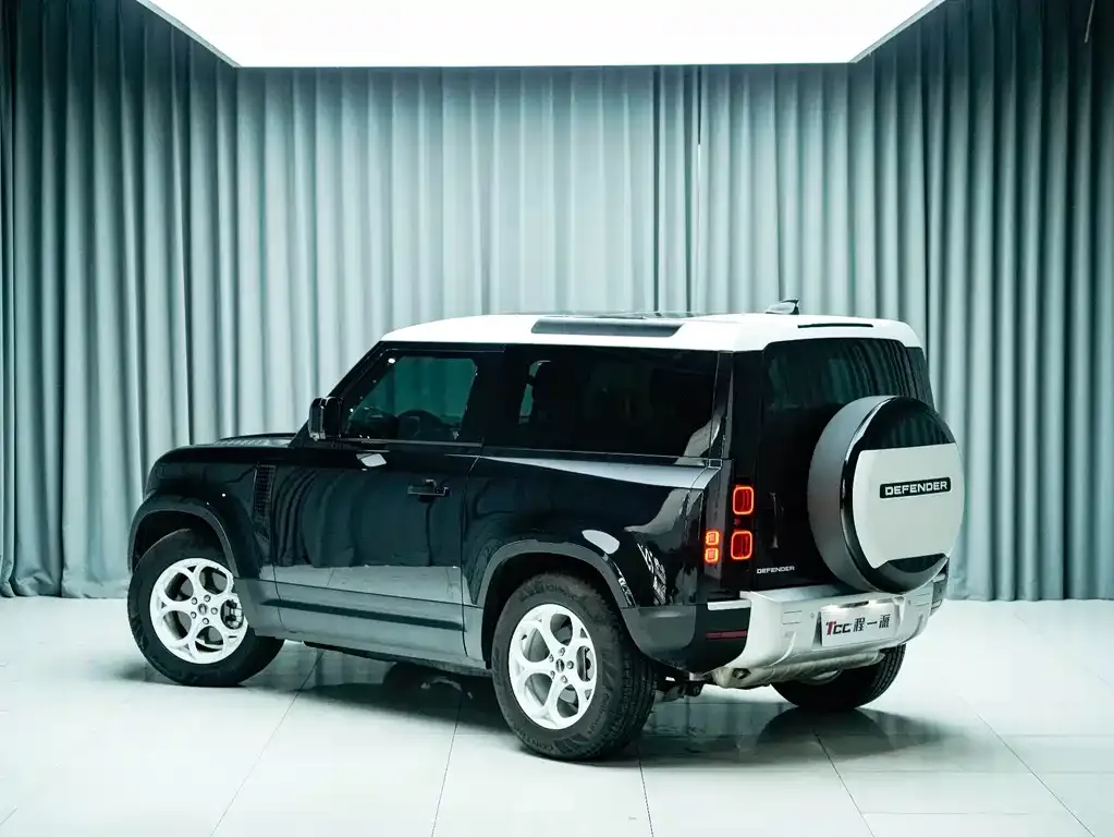 Land Rover Defender — фото 6