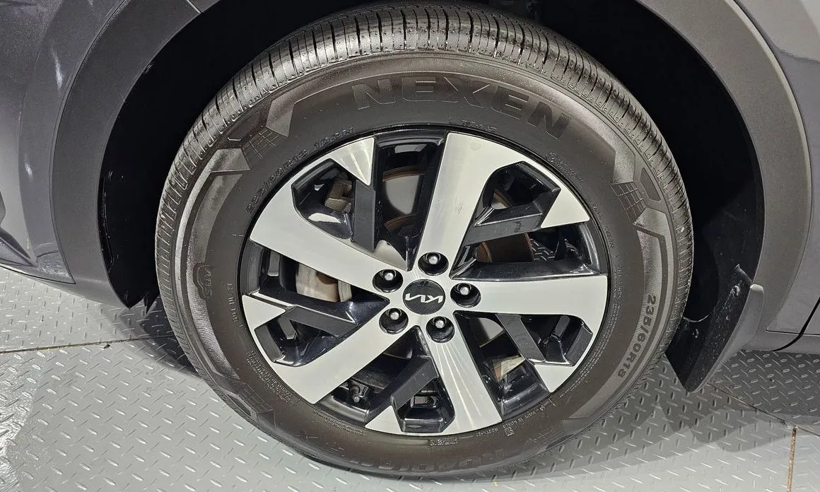 Kia Sorento — фото 5