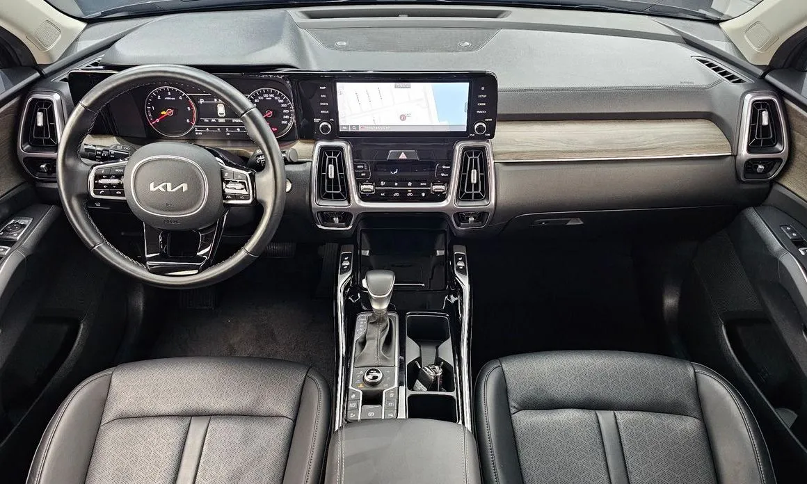 Kia Sorento — фото 10