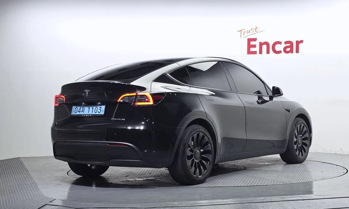 Tesla Model Y — фото 5