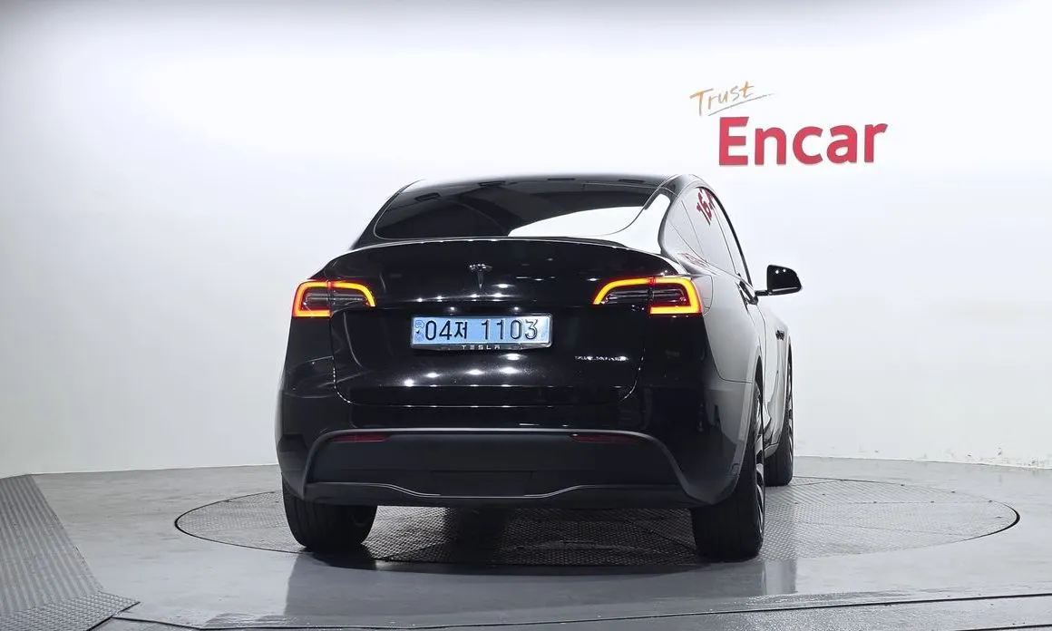 Tesla Model Y — фото 2