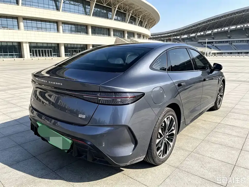 BYD Seal — фото 8