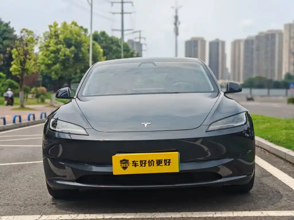 Tesla Model 3 — фото 3