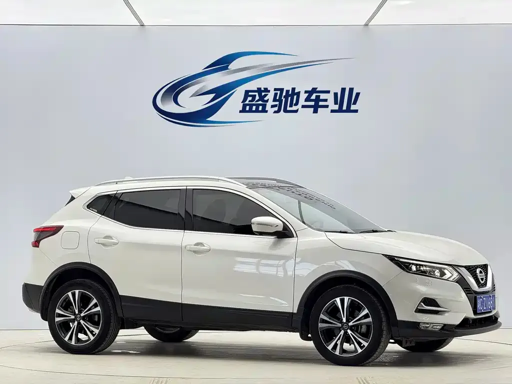 Nissan Qashqai — фото 7