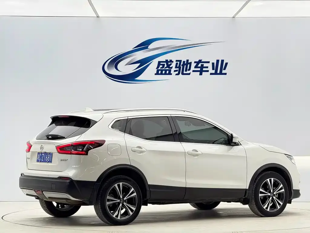 Nissan Qashqai — фото 5