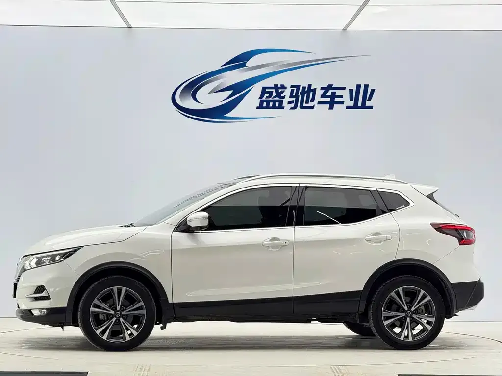 Nissan Qashqai — фото 8