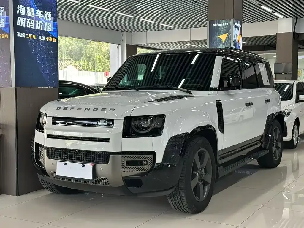 Land Rover Defender — фото 1