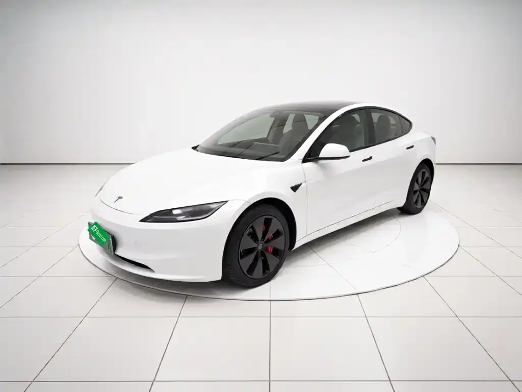 Tesla Model 3 — фото 1
