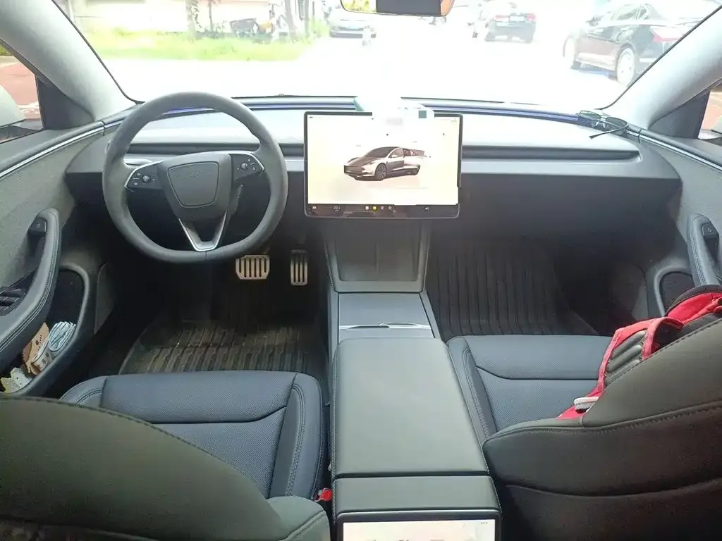 Tesla Model 3 — фото 9