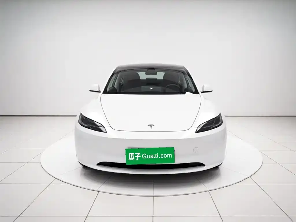 Tesla Model 3 — фото 7