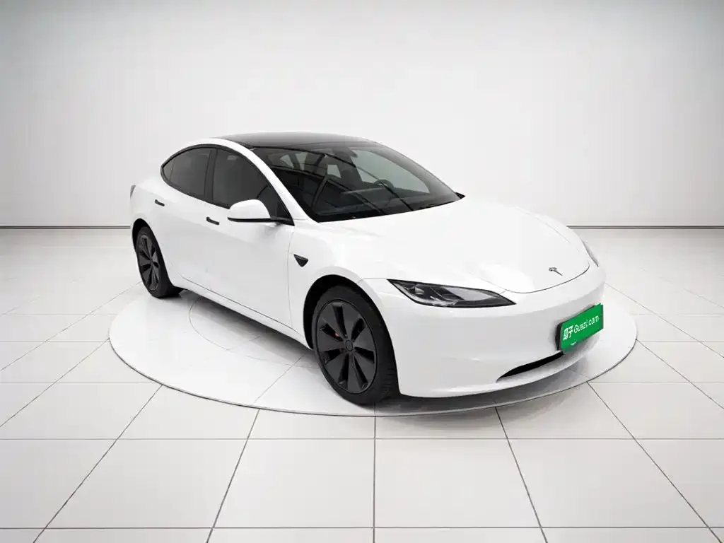 Tesla Model 3 — фото 4