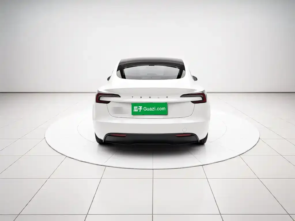 Tesla Model 3 — фото 3