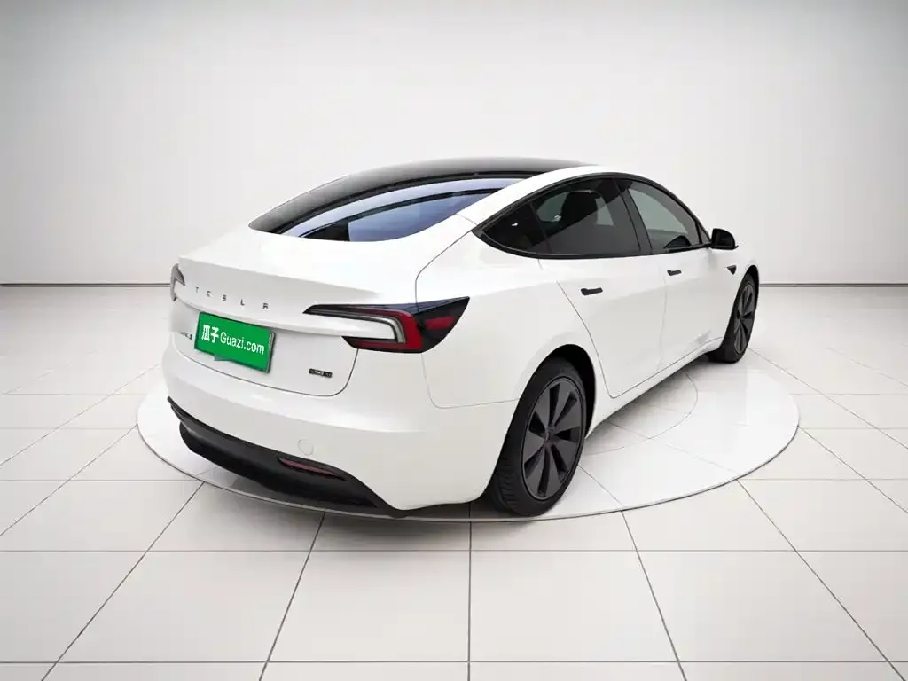 Tesla Model 3 — фото 2