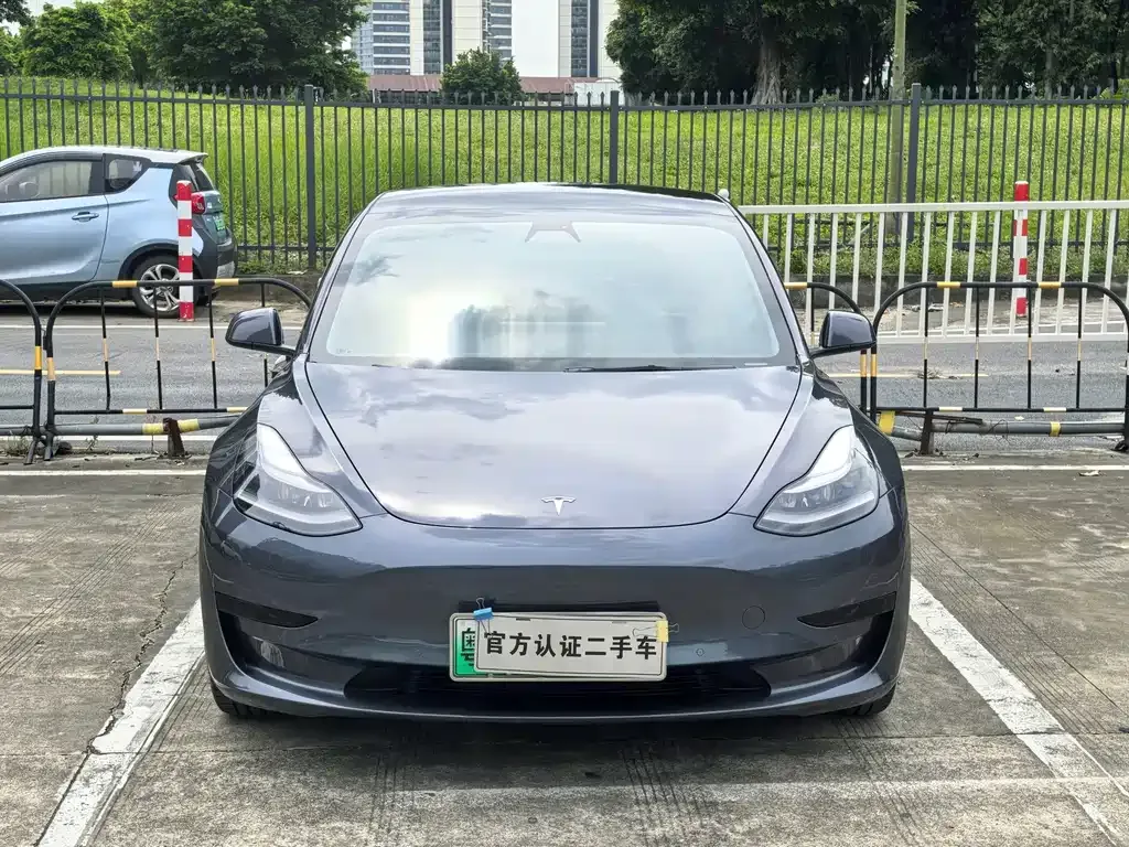 Tesla Model 3 — фото 9