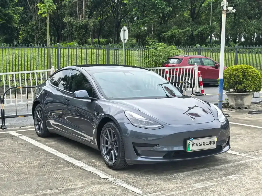 Tesla Model 3 — фото 8