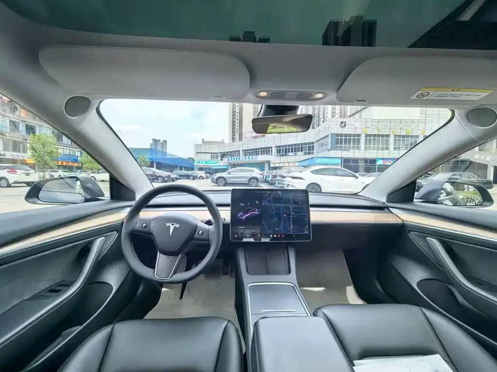 Tesla Model 3 — фото 6