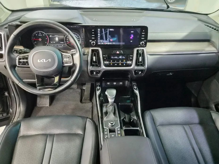 Kia Sorento — фото 10
