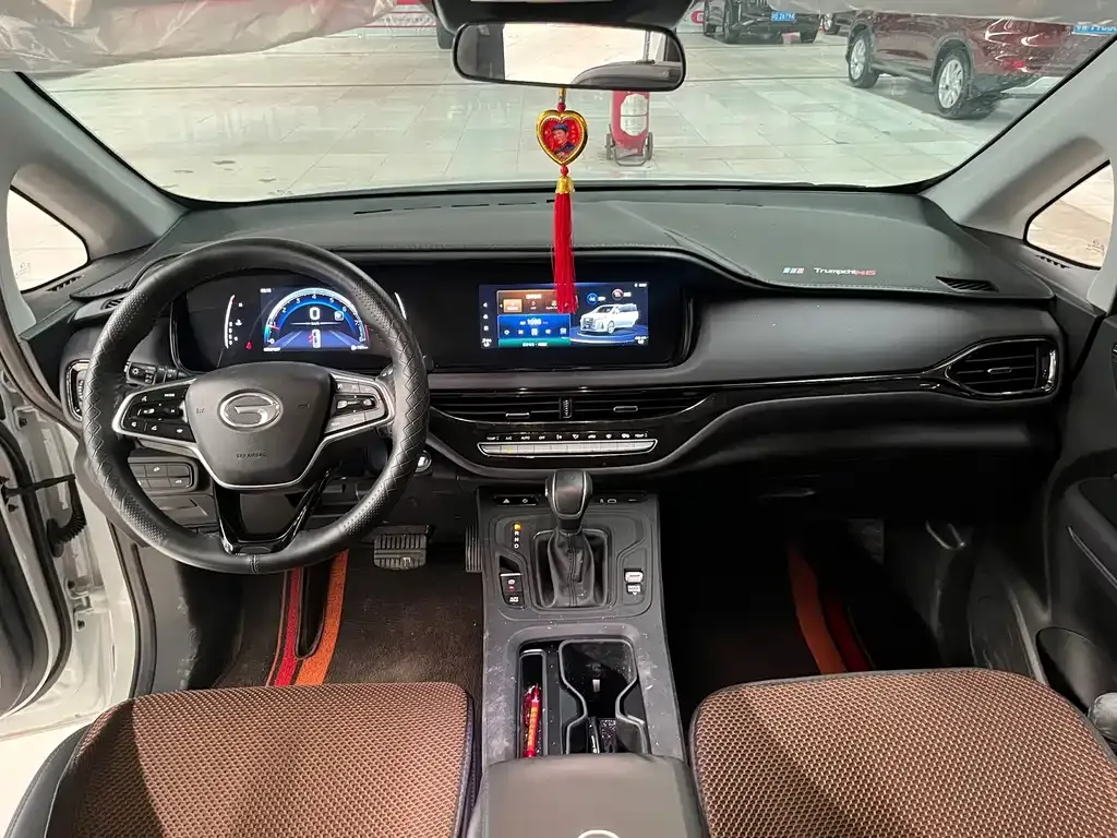 GAC Motor Trumpchi M6 — фото 10