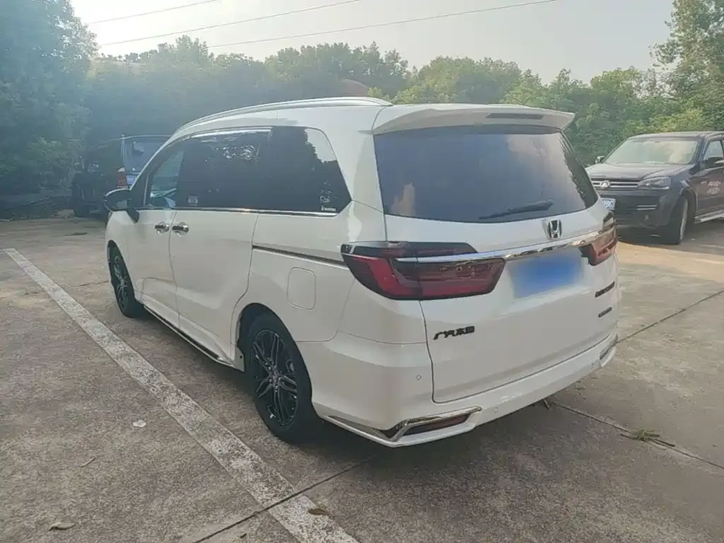 Honda Odyssey — фото 10