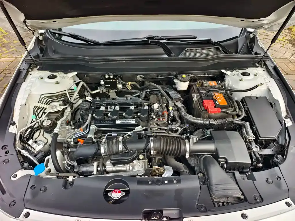 Honda Accord — фото 6