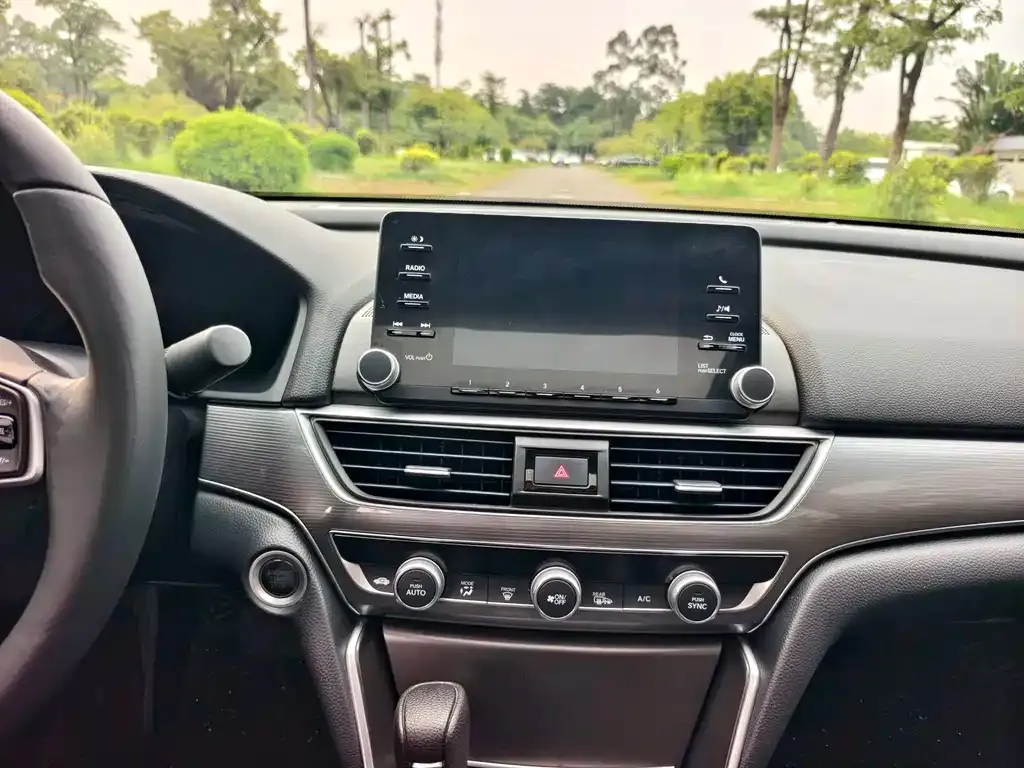 Honda Accord — фото 4