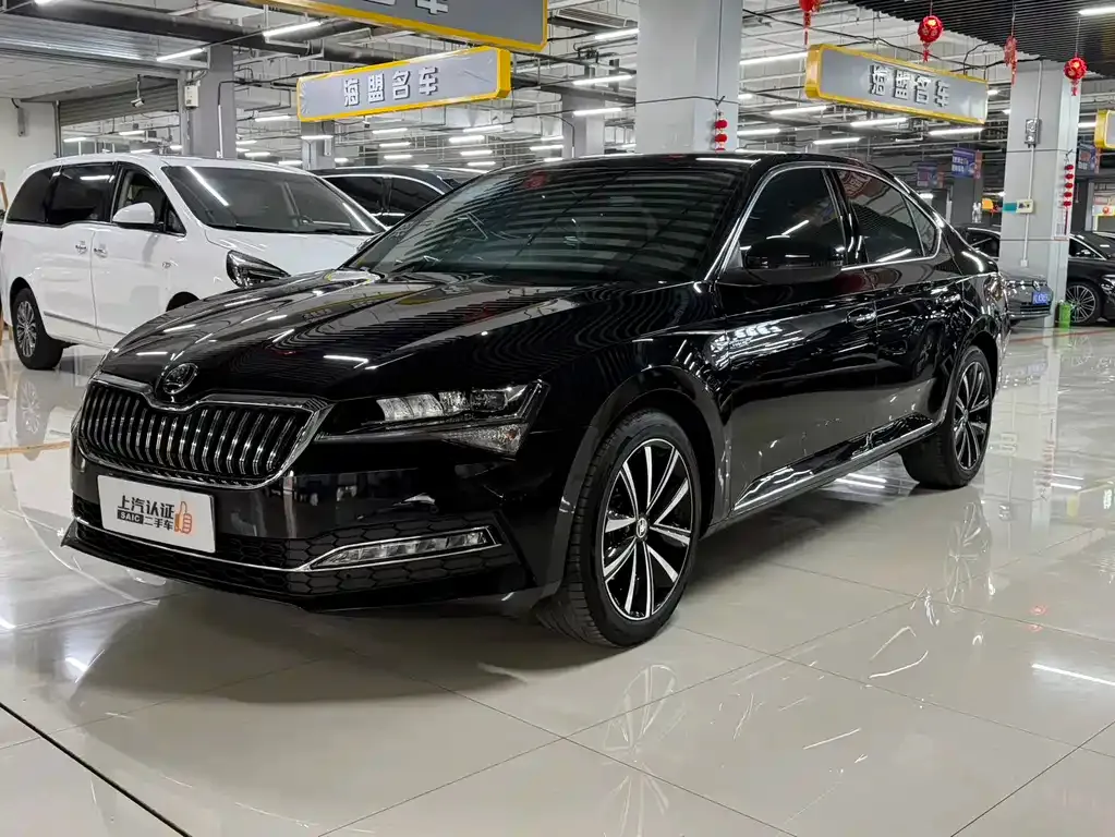 Skoda Superb — фото 1