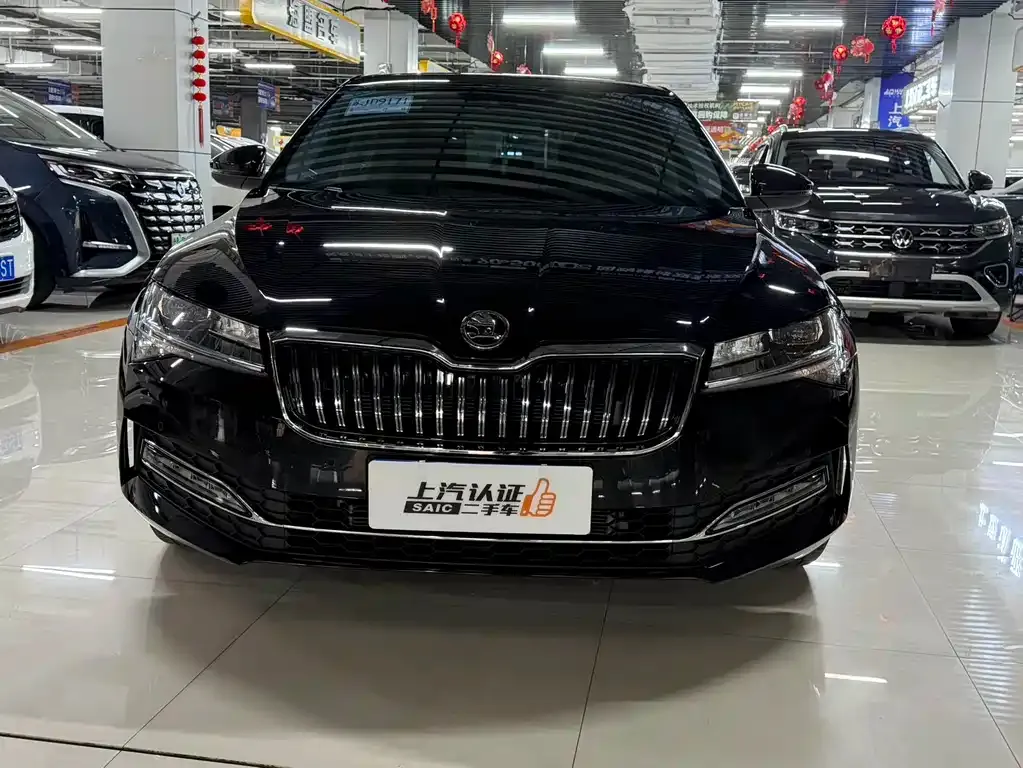 Skoda Superb — фото 8