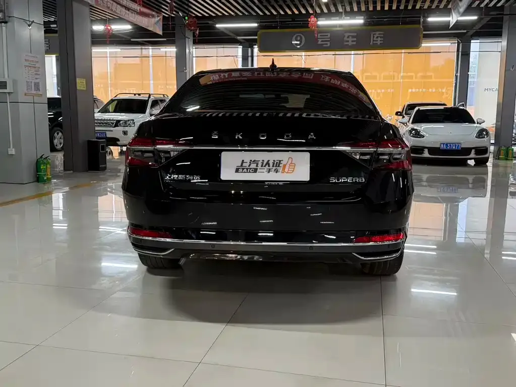Skoda Superb — фото 9