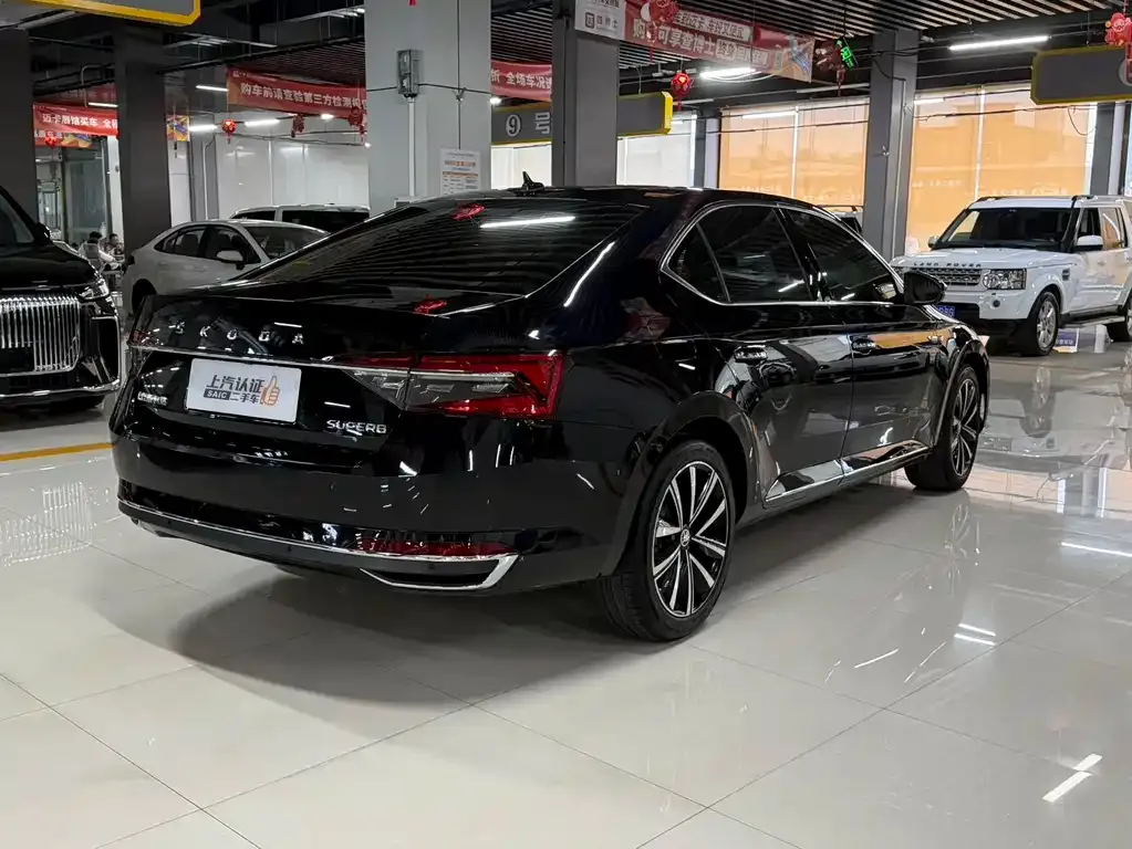 Skoda Superb — фото 6