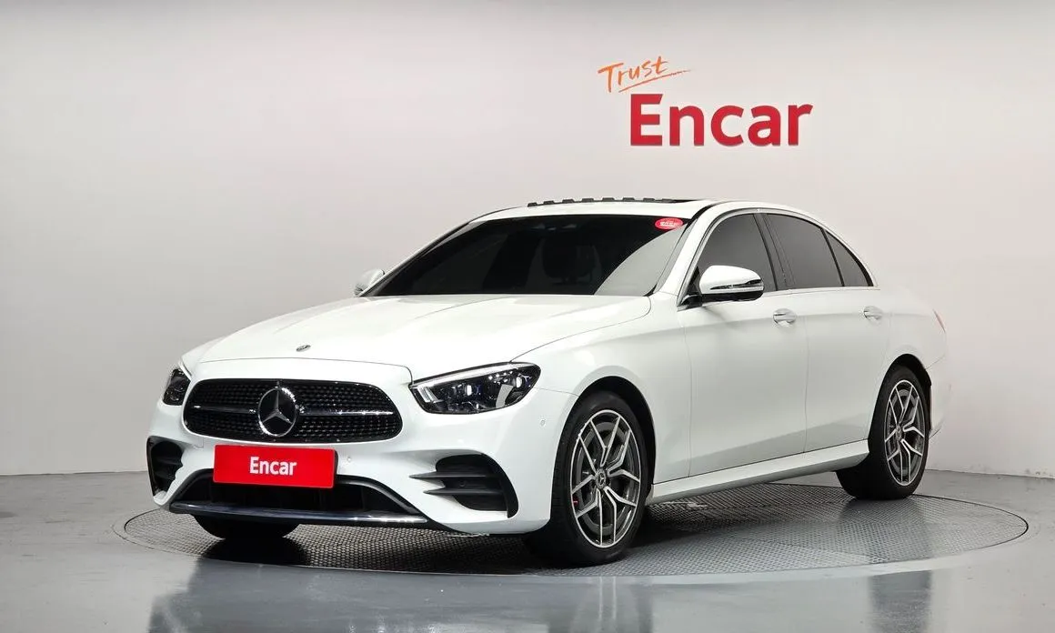 Mercedes-Benz E-Class — фото 1