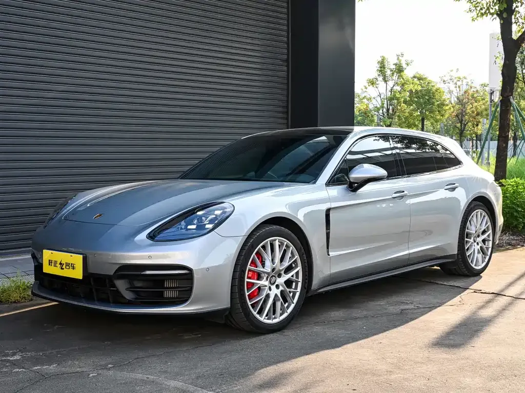 Porsche Panamera — фото 1