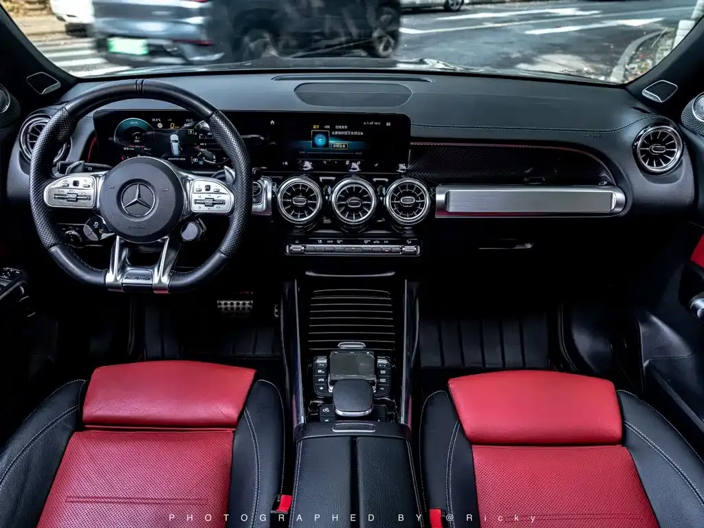 Mercedes-Benz GLB AMG — фото 5