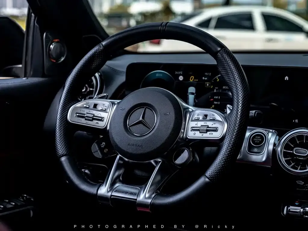 Mercedes-Benz GLB AMG — фото 2