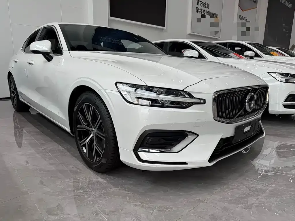 Volvo S60 — фото 4