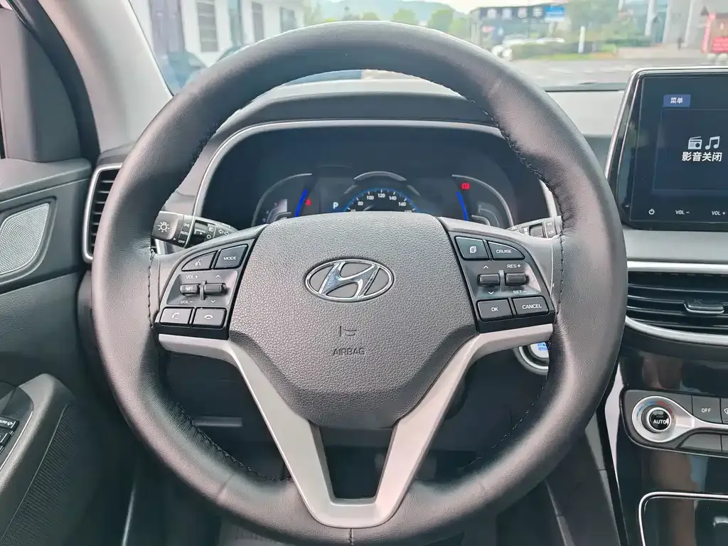 Hyundai Tucson — фото 5