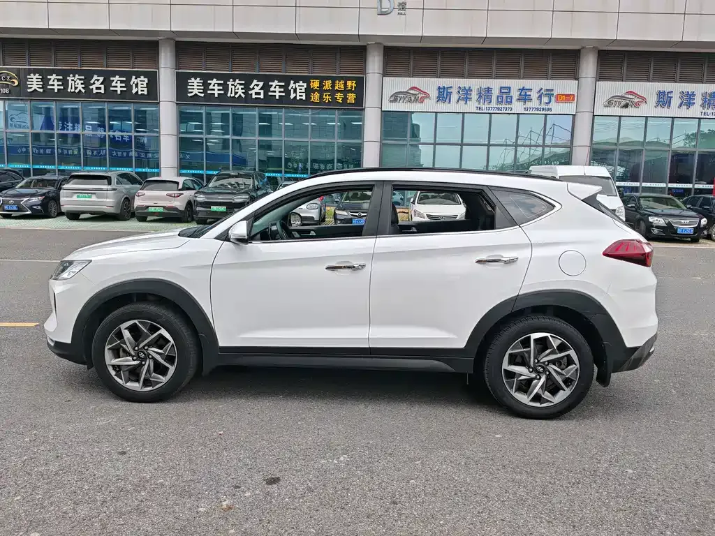 Hyundai Tucson — фото 8
