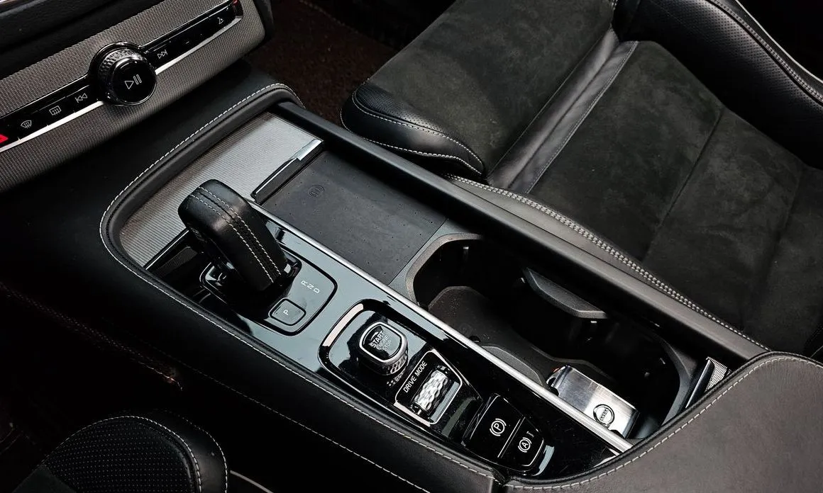 Volvo XC90 — фото 10