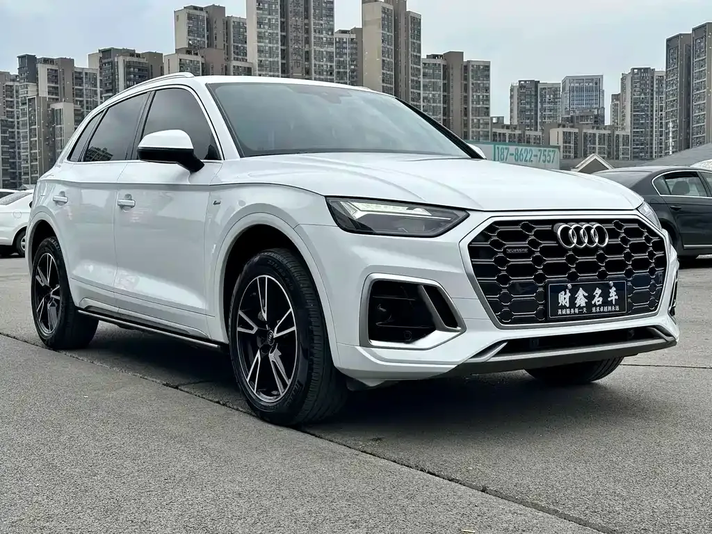 Audi Q5L — фото 4