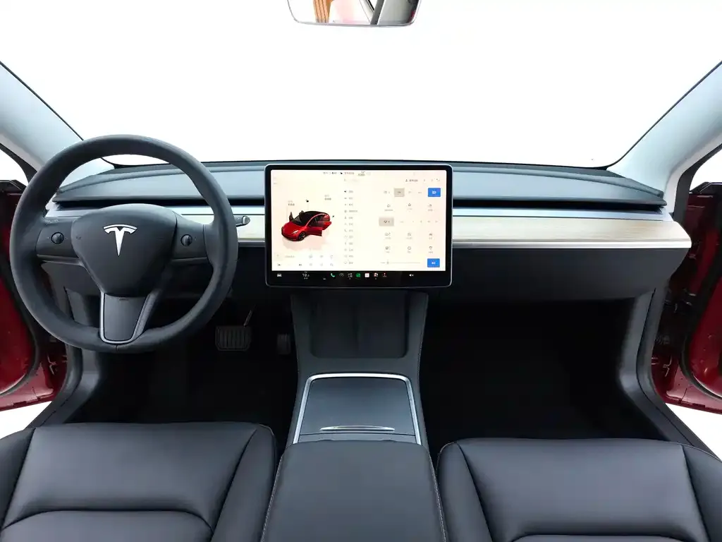 Tesla Model 3 — фото 4
