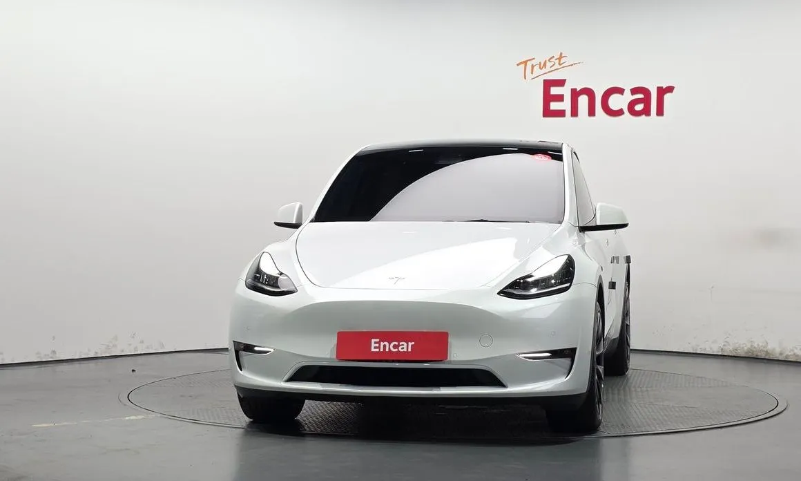 Tesla Model Y — фото 3