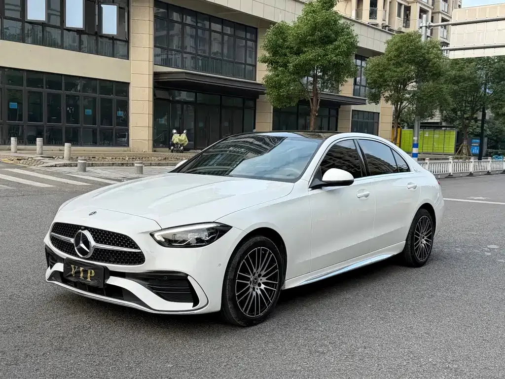 Mercedes-Benz C-Class — фото 1