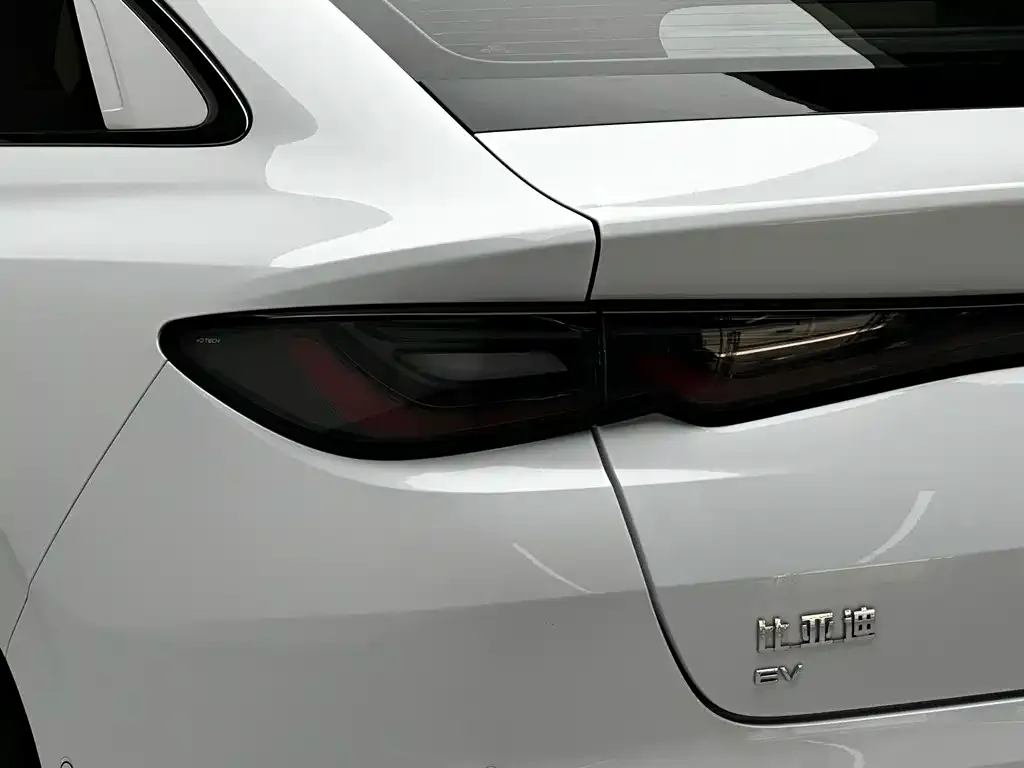 BYD Seal 06 — фото 10