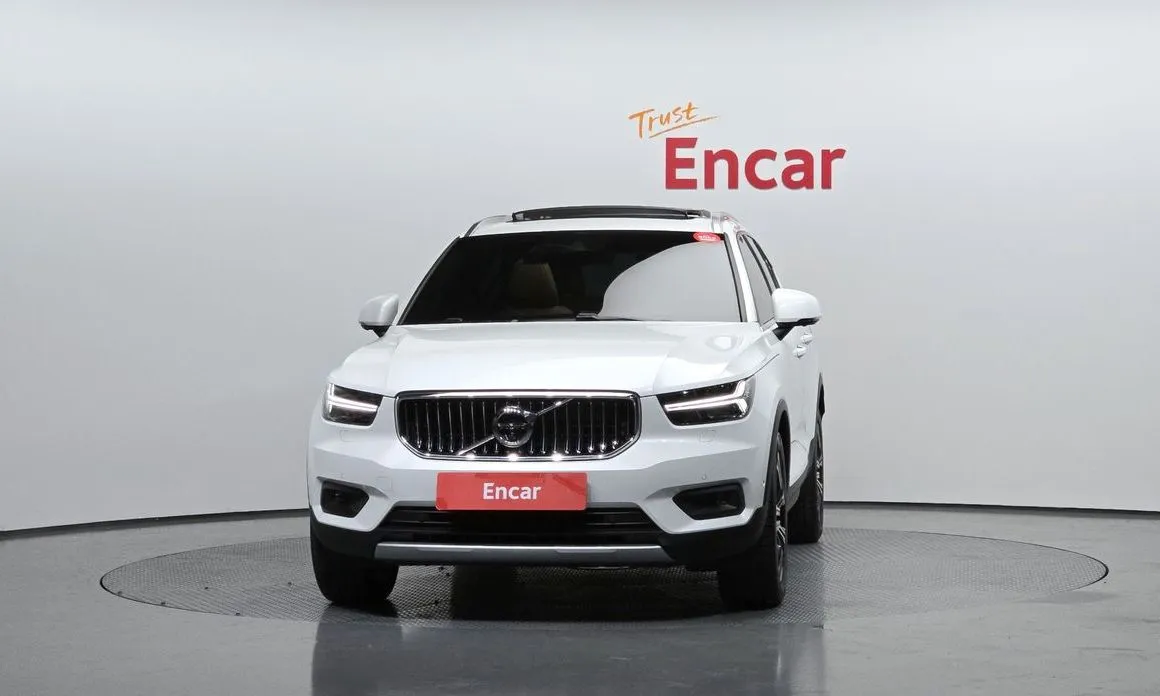 Volvo XC40 — фото 3