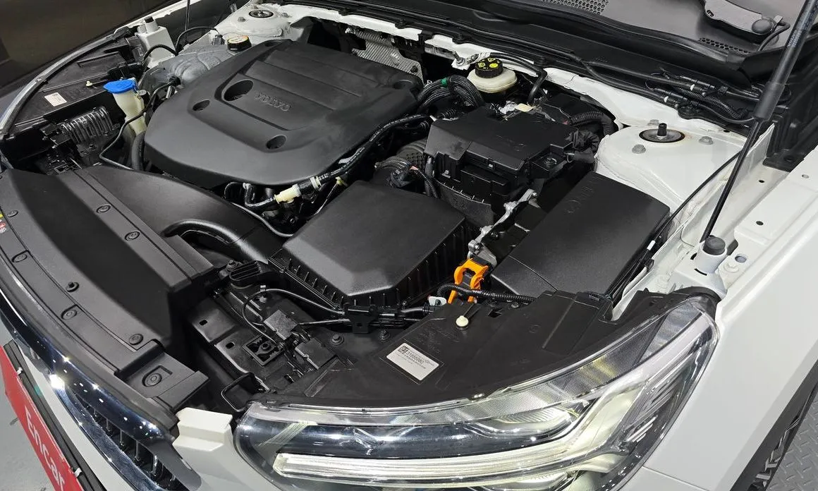 Volvo XC40 — фото 10