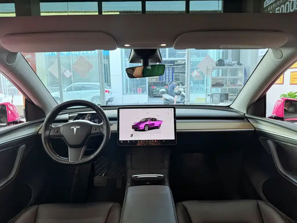 Tesla Model Y — фото 3
