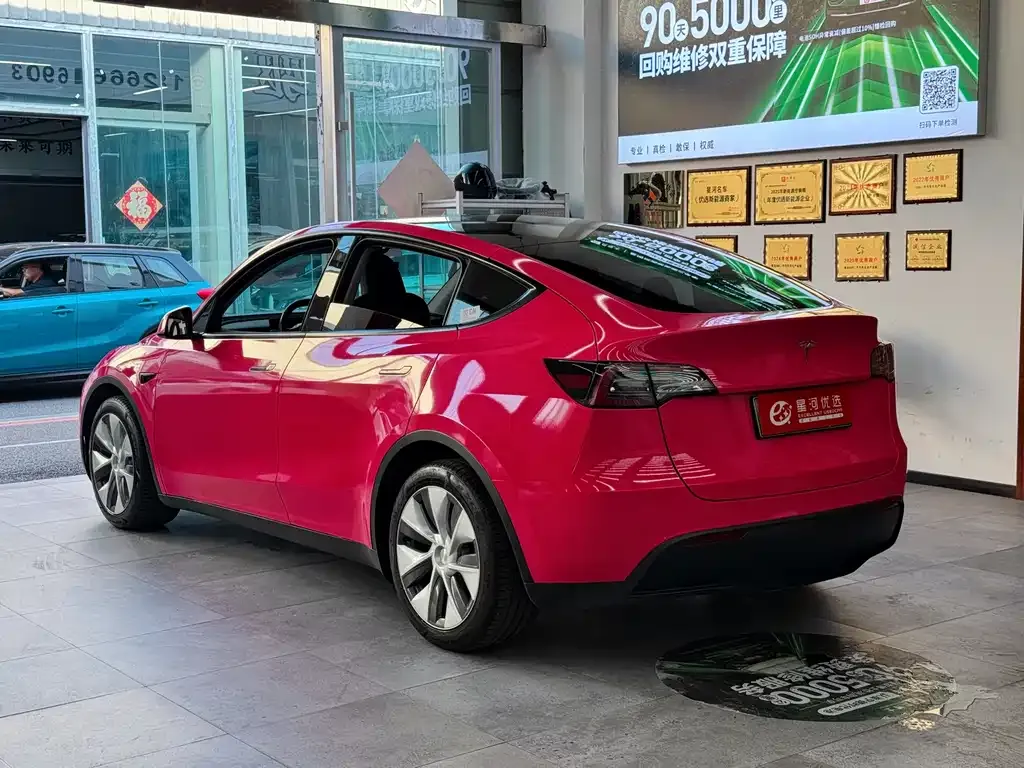 Tesla Model Y — фото 2