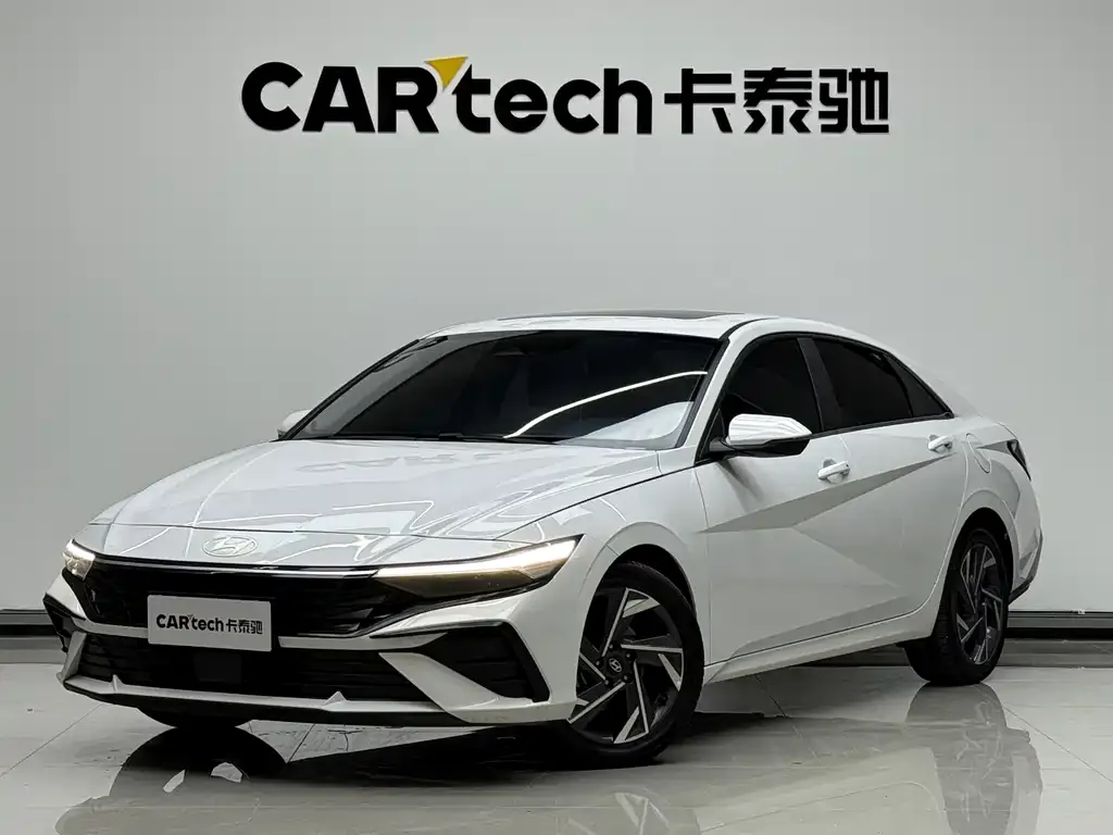 Hyundai Elantra — фото 1