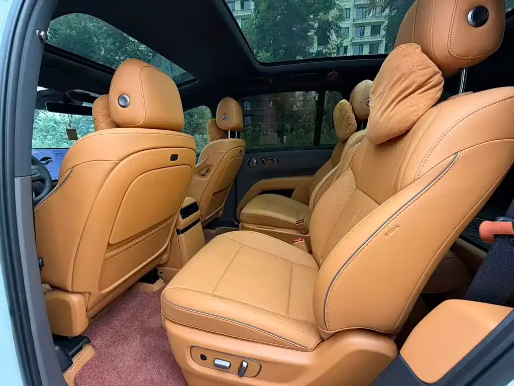 Li Auto i8 — фото 2