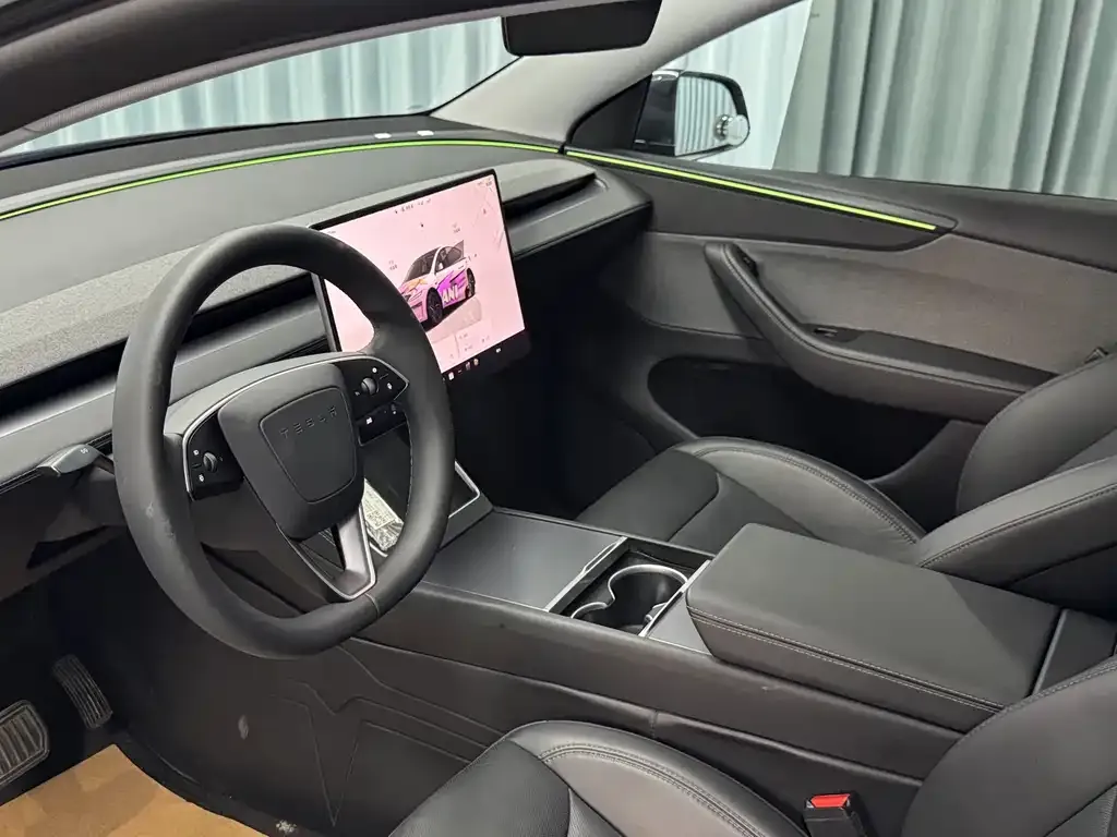 Tesla Model Y — фото 2