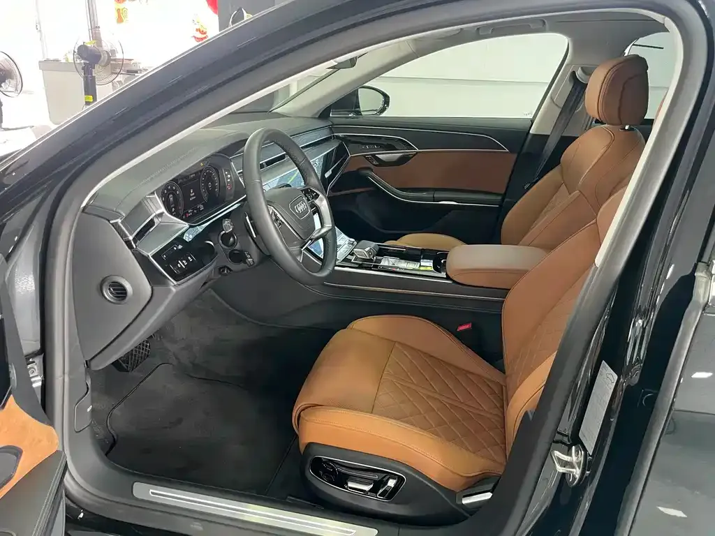 Audi A8 — фото 8